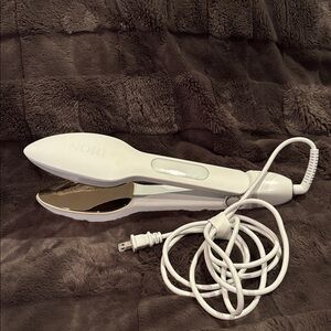 NORI Handheld Steamer and Iron